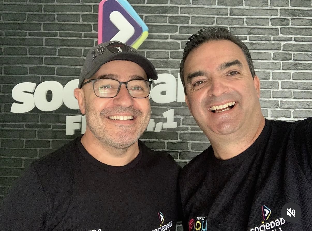 Lutty e Alessandro Nogueira no estúdio da Rádio Sociedade FM 104,1